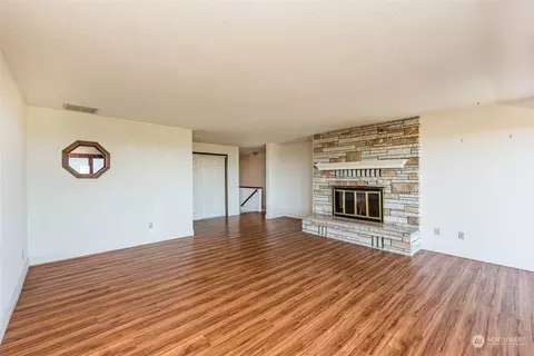 Living - 653 Brigadoon Blvd, Sequim, WA 98382 photo 2 of 4