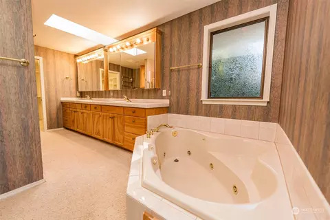 Bath - 653 Brigadoon Blvd, Sequim, WA 98382 photo 3 of 7