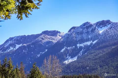 223 Hyak Dr E #608, Snoqualmie Pass, WA 98068