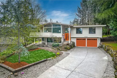 15647 SE 43rd St, Bellevue, WA 98006
