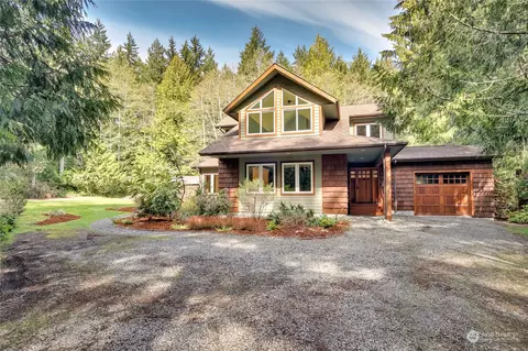 8061 Chalet Ln NW, Seabeck, WA 98380