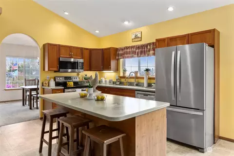 Kitchen - 15102 197th St E, Orting, WA 98360 photo 3 of 4
