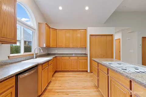 Kitchen - 11330 31st Dr SE, Everett, WA 98208 photo 1 of 4