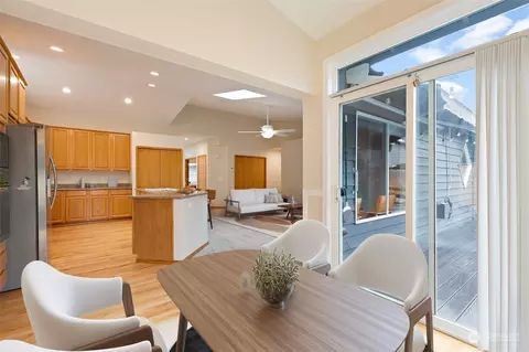 Dining - 11330 31st Dr SE, Everett, WA 98208 photo 4 of 4
