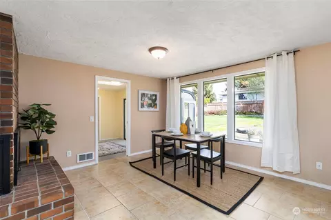 Dining - 131 Emerald Dr, Sequim, WA 98382 photo 1 of 2