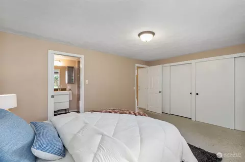 Bedroom - 131 Emerald Dr, Sequim, WA 98382 photo 2 of 2