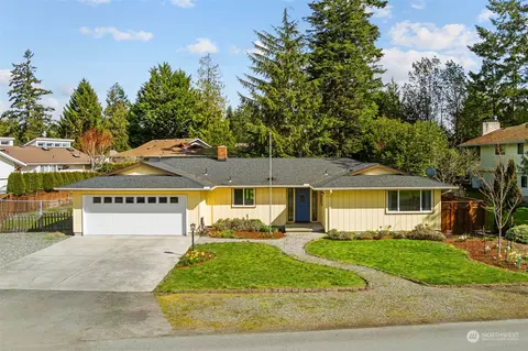 131 Emerald Dr, Sequim, WA 98382