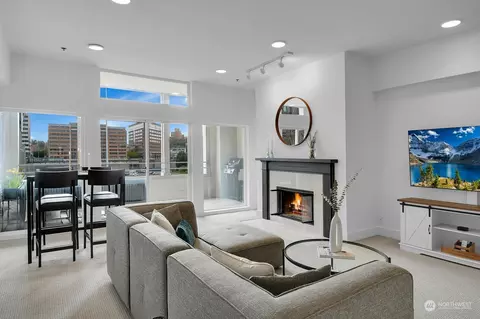 526 1st Ave S #419, Seattle, WA 98104