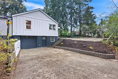425 NE Vena St, Bremerton, WA 98311