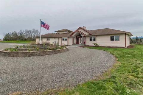 Exterior - 2131 Central Rd, Everson, WA 98247 photo 4 of 11