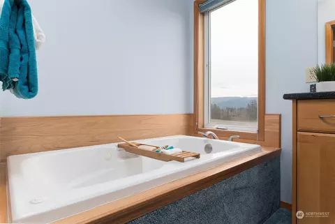 Bath - 2131 Central Rd, Everson, WA 98247 photo 3 of 4