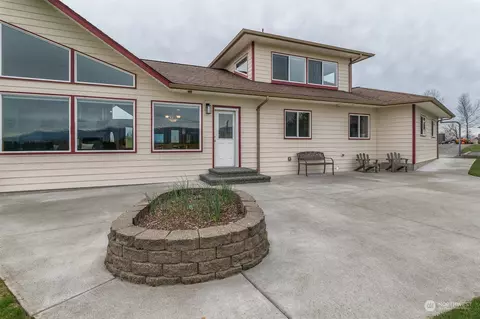 Exterior - 2131 Central Rd, Everson, WA 98247 photo 6 of 11