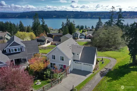 1306 Greenway Pl, Freeland, WA 98249