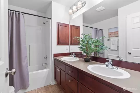 Bath - 15929 36th Ave SE, Bothell, WA 98012 photo 4 of 4