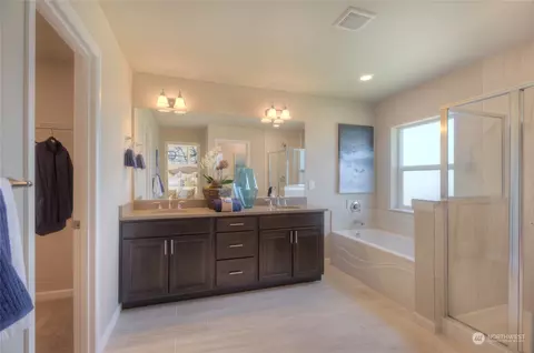 Bath - 20908 42nd Dr SE #142, Bothell, WA 98021 photo 5 of 6