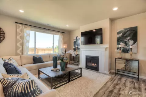 Living - 20908 42nd Dr SE #142, Bothell, WA 98021 photo 2 of 3