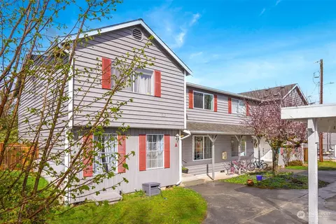 15714 Admiralty Way #B, Lynnwood, WA 98087