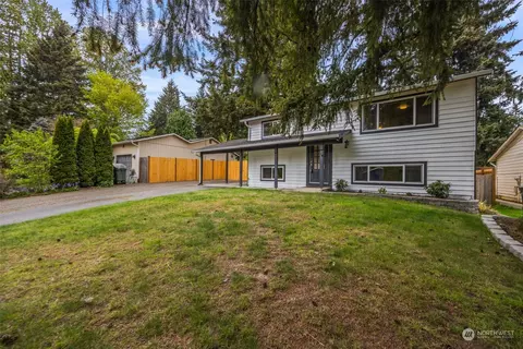 6114 NE 203rd St, Kenmore, WA 98028