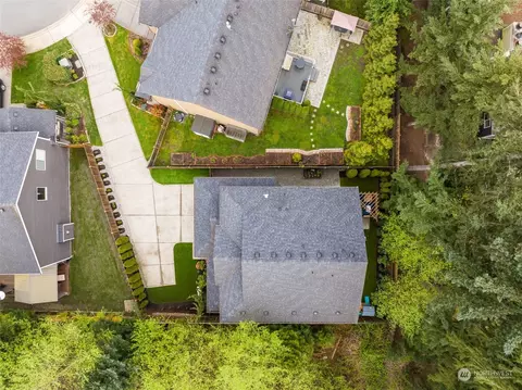 Exterior - 12112 23rd Dr SE, Everett, WA 98208 photo 8 of 9