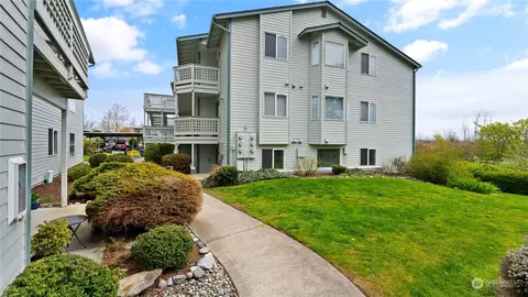 485 SW Bayshore Dr #A302, Oak Harbor, WA 98277