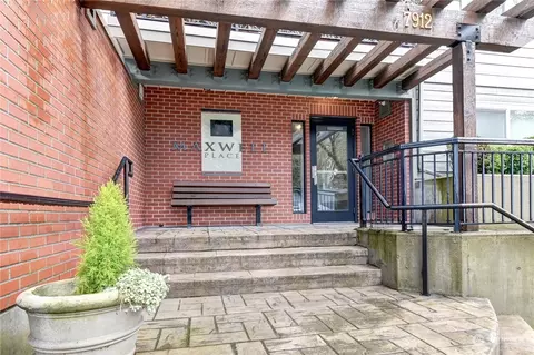 7912 170th Ave NE #301, Redmond, WA 98052