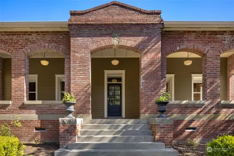 9613 NEvergreen Ave, Bainbridge Island, WA 98110