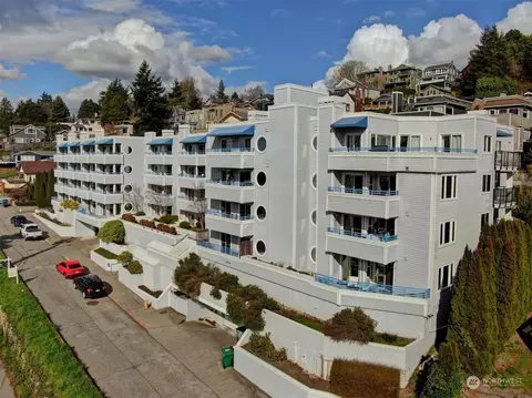 2244 13th Ave W #110, Seattle, WA 98119
