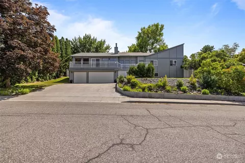 4407 Laurel Dr, West Richland, WA 99353