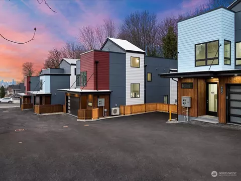 403 SW Thistle St, Seattle, WA 98106