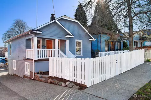 927 N 75th St, Seattle, WA 98103