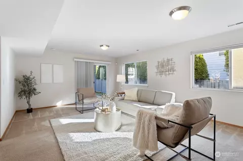 Living - 15317 Sunset Rd, Bothell, WA 98012 photo 5 of 5