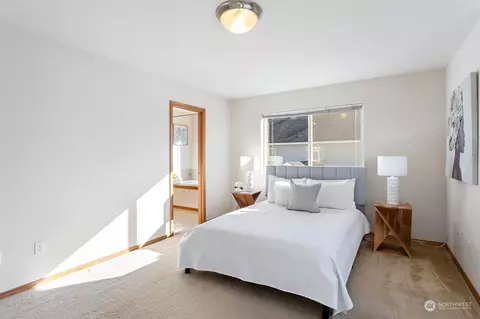 Bedroom - 15317 Sunset Rd, Bothell, WA 98012 photo 3 of 3