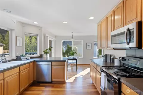 Kitchen - 15317 Sunset Rd, Bothell, WA 98012 photo 2 of 2