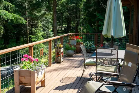 Exterior - 824 Osprey Ln, Eastsound, WA 98245 photo 3 of 16