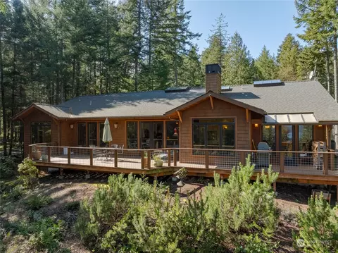 824 Osprey Ln, Eastsound, WA 98245