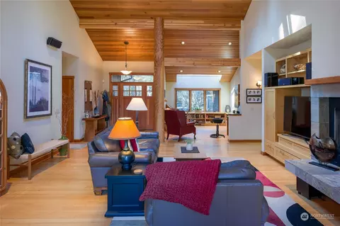 Living - 824 Osprey Ln, Eastsound, WA 98245 photo 5 of 6