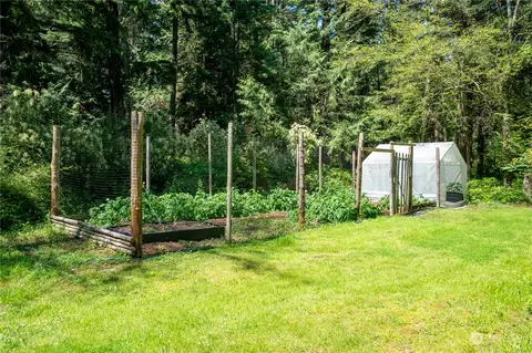 Exterior - 824 Osprey Ln, Eastsound, WA 98245 photo 6 of 16