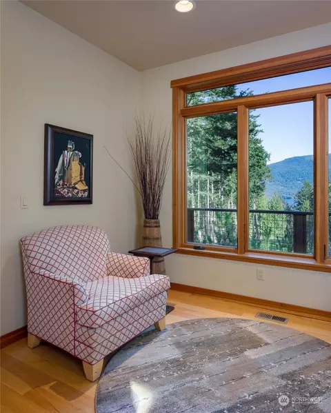 Living - 824 Osprey Ln, Eastsound, WA 98245 photo 6 of 6