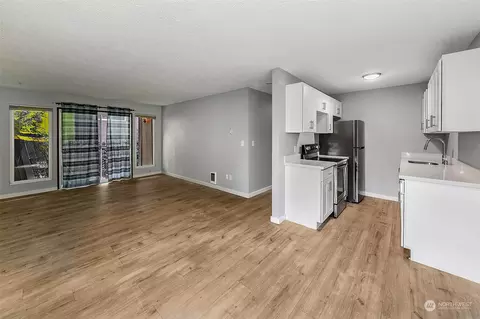 236 S 152nd St #A102, Burien, WA 98148