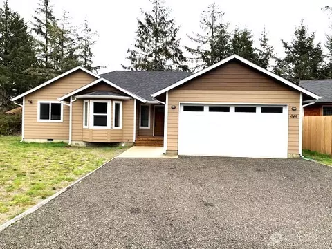 648 Sea Wolf Ct NE, Ocean Shores, WA 98569
