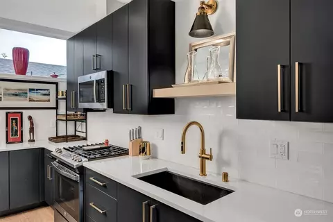Kitchen - 104 26th Ave E, Seattle, WA 98112 photo 1 of 4