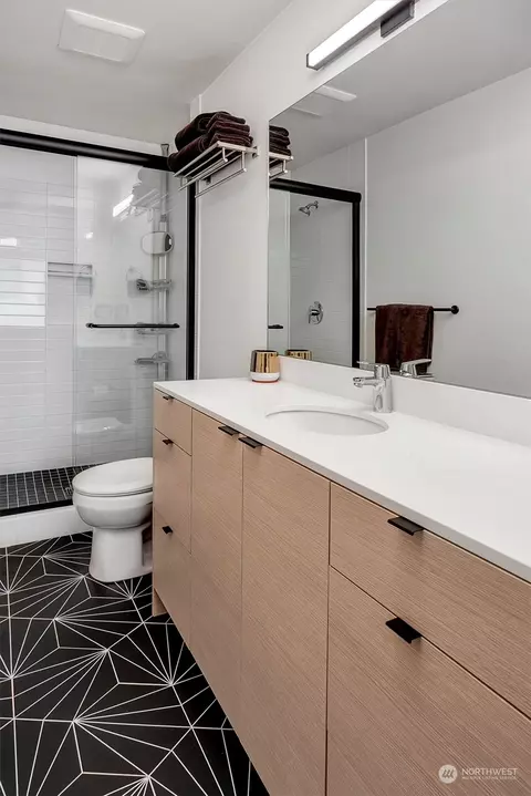 Bath - 104 26th Ave E, Seattle, WA 98112 photo 2 of 3
