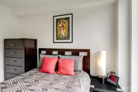 Bedroom - 104 26th Ave E, Seattle, WA 98112 photo 4 of 4