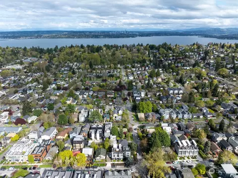 View/Area - 104 26th Ave E, Seattle, WA 98112 photo 4 of 5