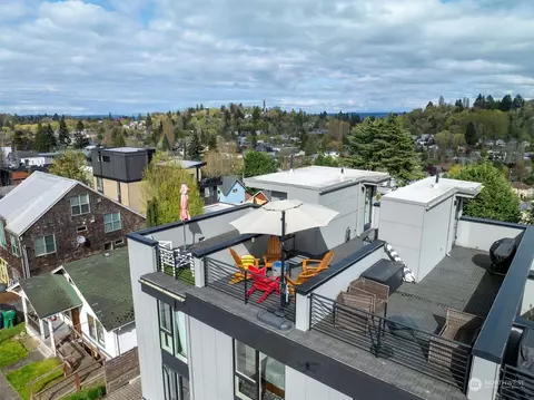 Exterior - 104 26th Ave E, Seattle, WA 98112 photo 6 of 6