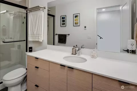 Bath - 104 26th Ave E, Seattle, WA 98112 photo 3 of 3