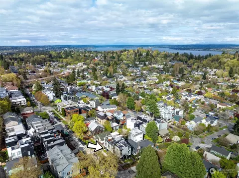 View/Area - 104 26th Ave E, Seattle, WA 98112 photo 2 of 5