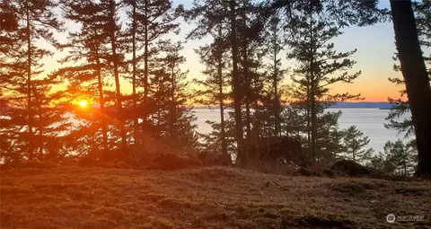 333 Karen Ln, Orcas Island, WA 98243