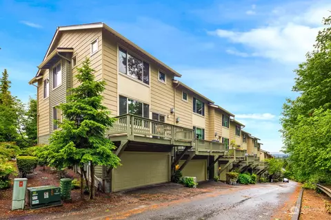 2083 NW Boulder Way Dr, Issaquah, WA 98027