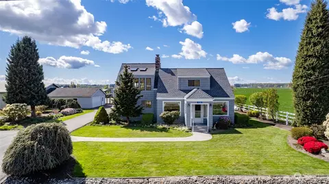 19518 Burkland Rd, Mount Vernon, WA 98274